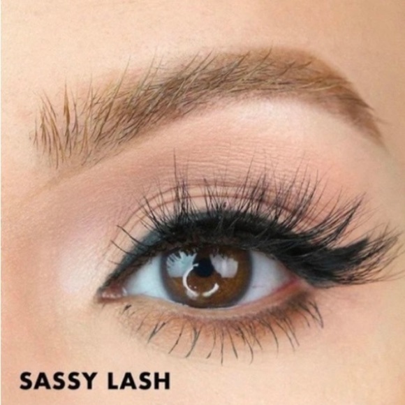 Moxielash Magnetic Mink Lashes: Sassy Lashes 1 Pair of 30 Reusable All Day Wear - Picture 8 of 8